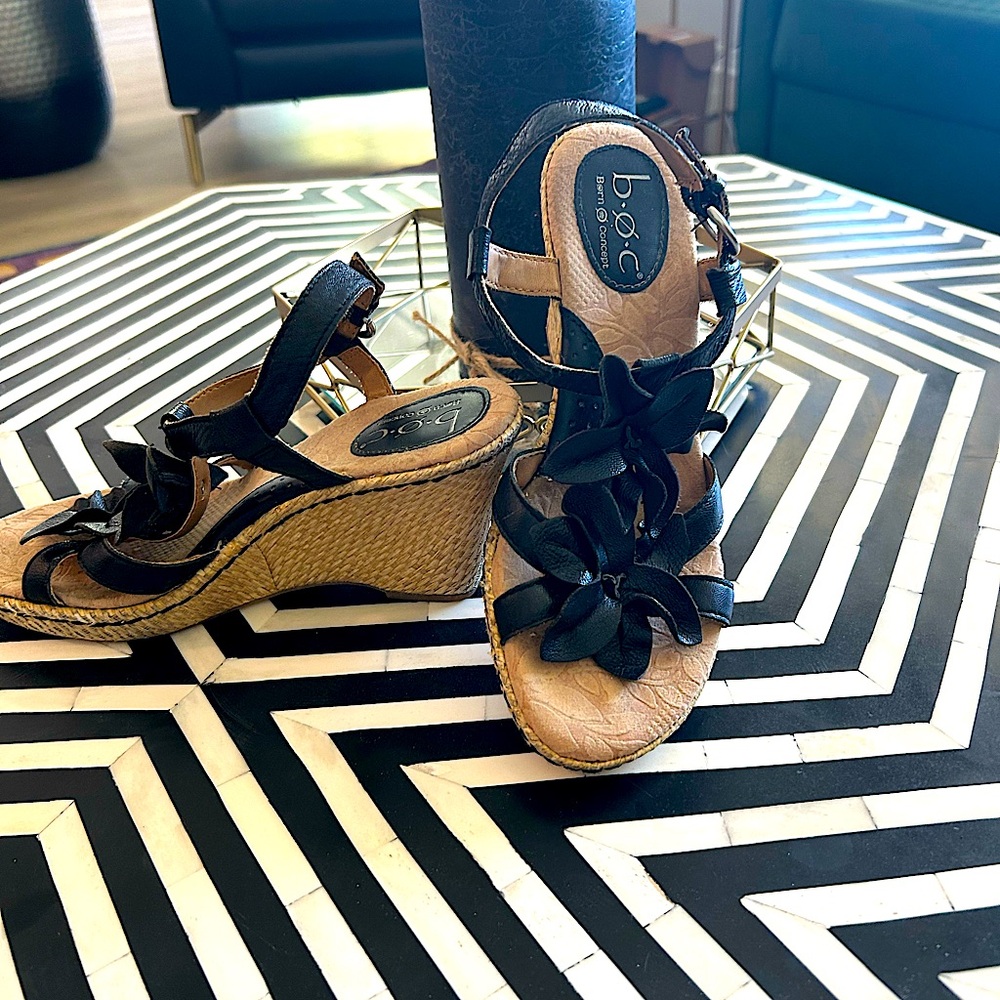 B.O.C Born Concept  Leather  Black Flower Wedge Sandals size 7
